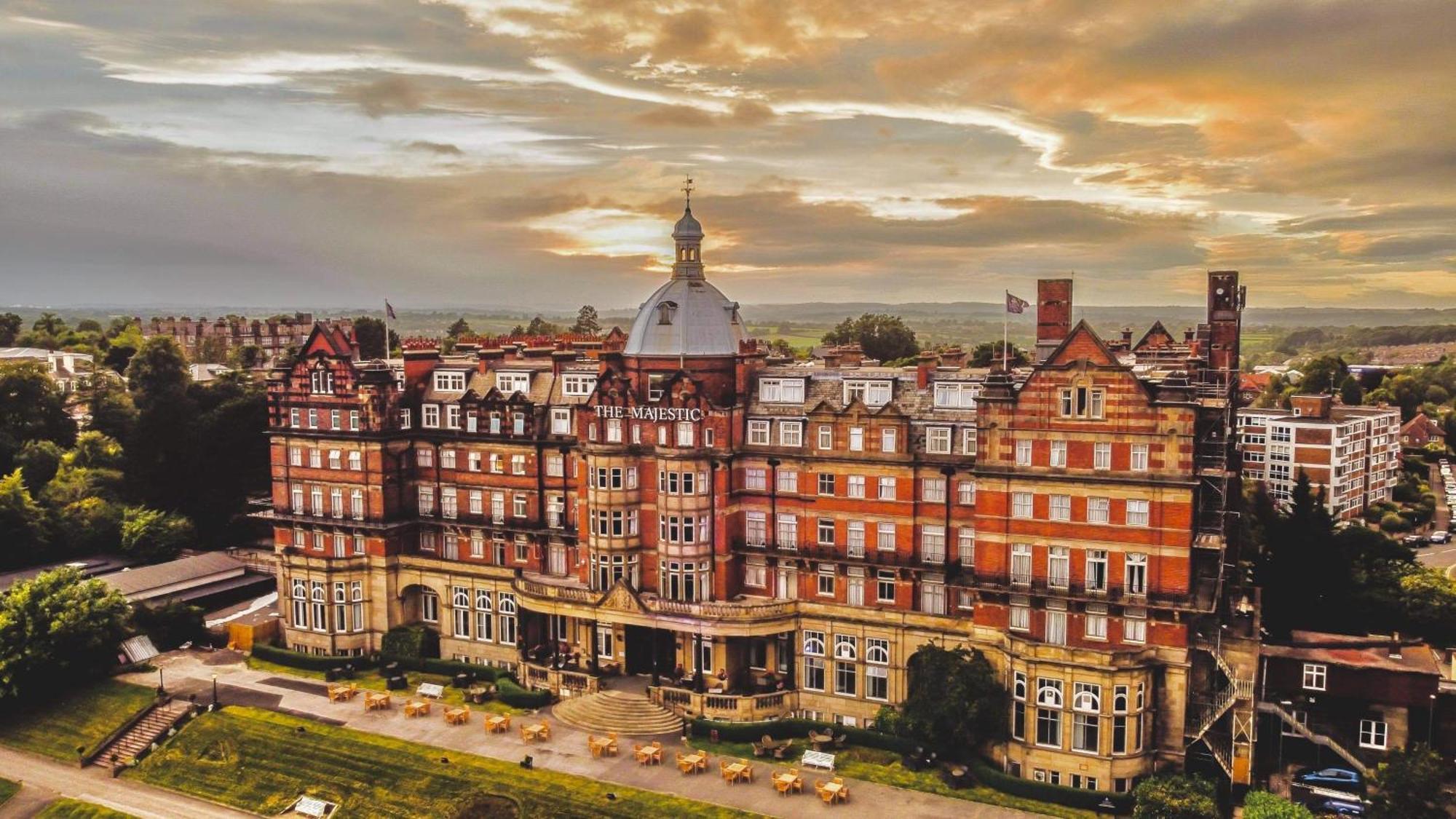 Doubletree By Hilton Harrogate Majestic Hotel & Spa Bagian luar foto