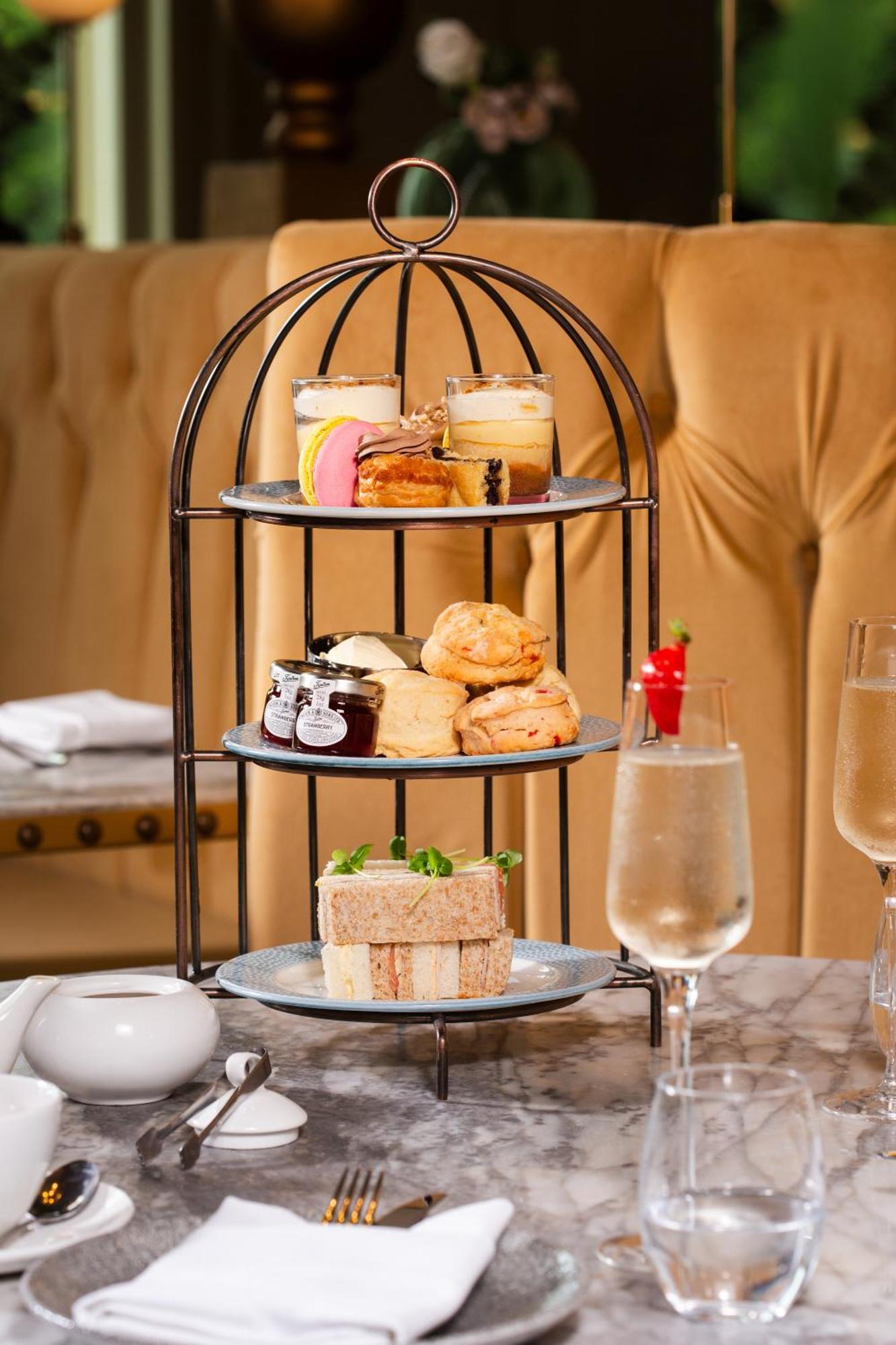 Doubletree By Hilton Harrogate Majestic Hotel & Spa Bagian luar foto