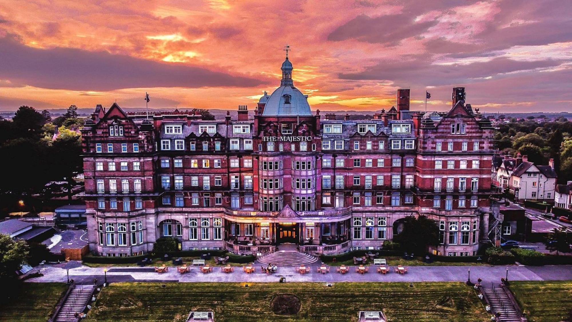 Doubletree By Hilton Harrogate Majestic Hotel & Spa Bagian luar foto